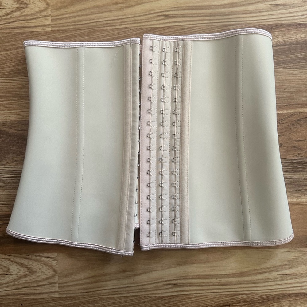 Waist trainer